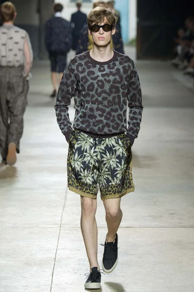 Look 34